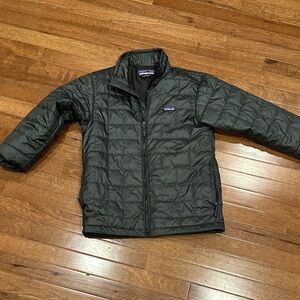 Patagonia Dark Gray Quilted Jacket - down Sweater Jacket Kids XL (14).